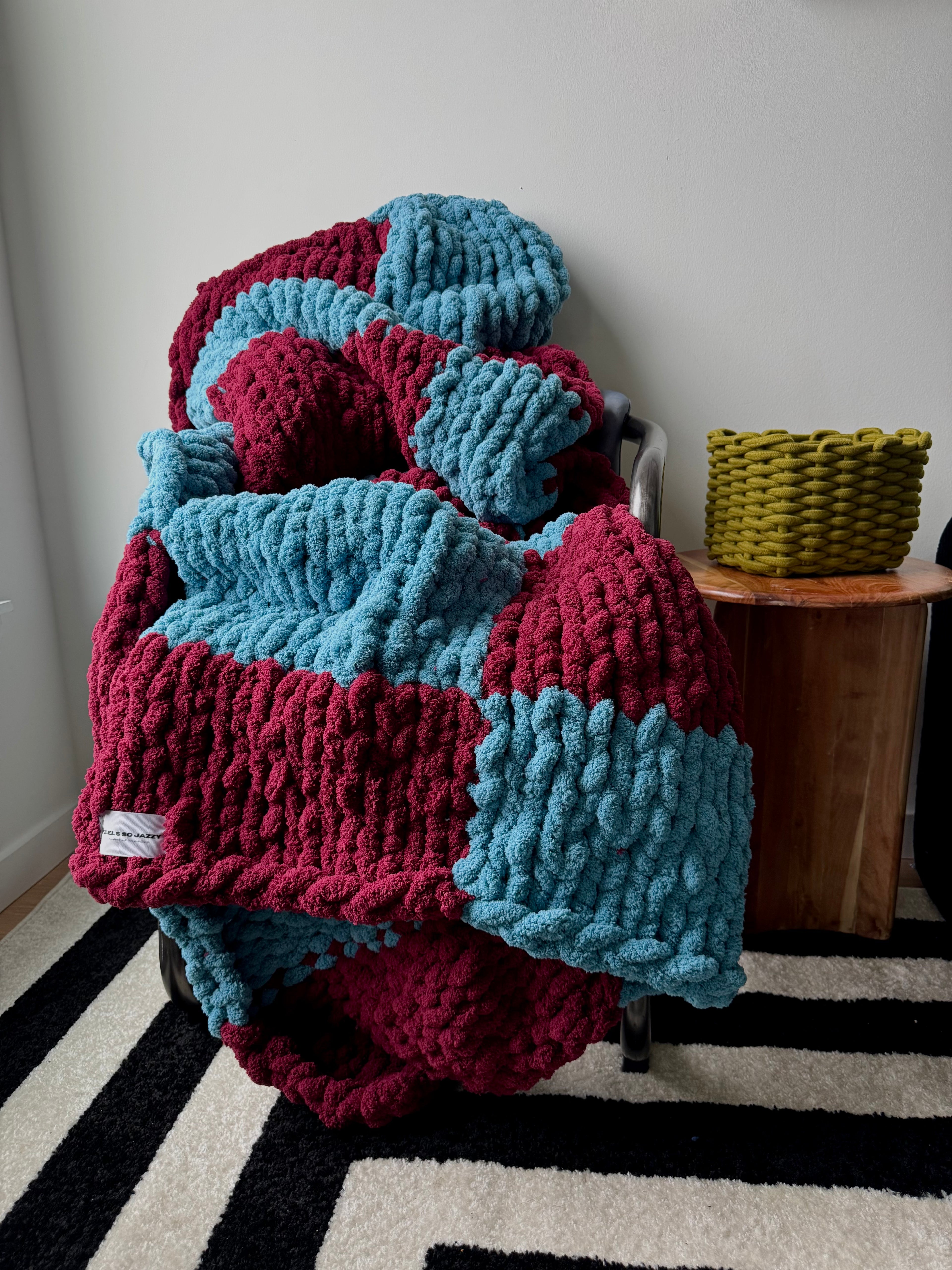 Chunky Knit Blanket — CHECKERED